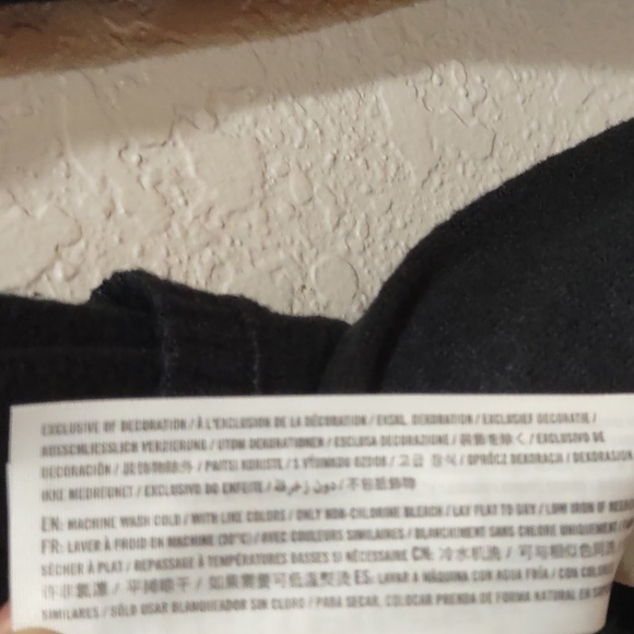 ABERCROMBIE & FITCH TOP. - Picture 7 of 11